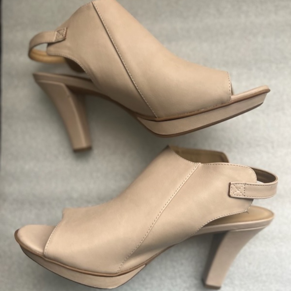 Naturalizer Sling Back Open Toe Heels Tan 10M